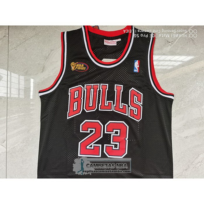 Camiseta Chicago Bulls Michael Jordan NO 23 Mitchell & Ness 1997-98 Negro